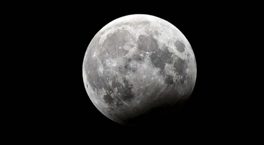 İstanbul'da kanlı Ay tutulması