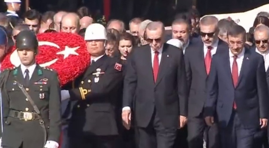 Cumhurbaşkanı Erdoğan ve devlet erkanından Anıtkabir'e ziyaret