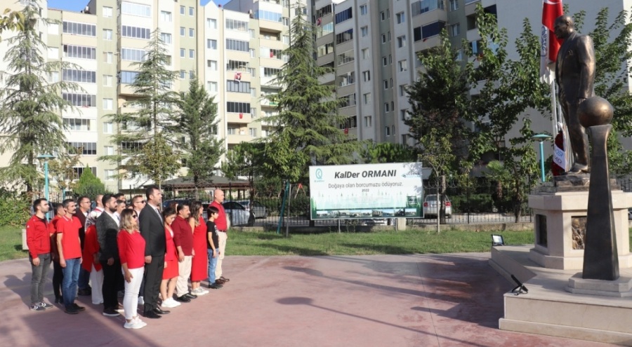 Cumhuriyet Bayramı'nda NİLTİMDER'den çelenk töreni