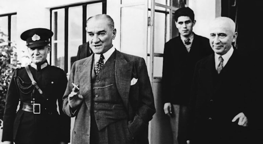 100. yılda 100 fotoğrafla Mustafa Kemal Atatürk