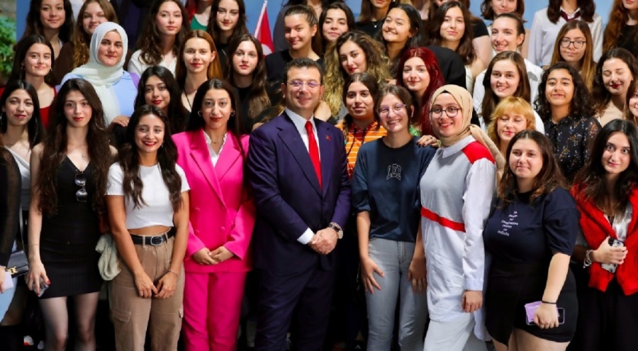 İmamoğlu açıkladı: Zeren Ertaş'ın adı İBB yurduna verilecek