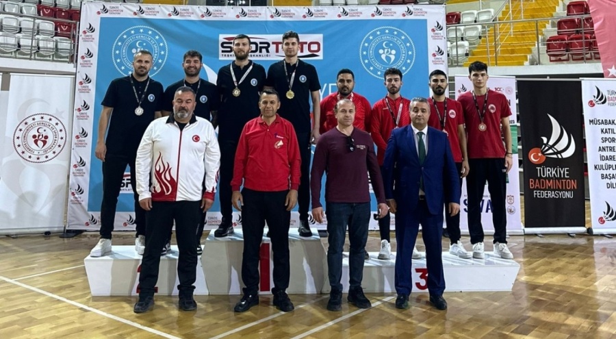 Büyükşehir Belediyesporlu badmintoncular yine zirvede