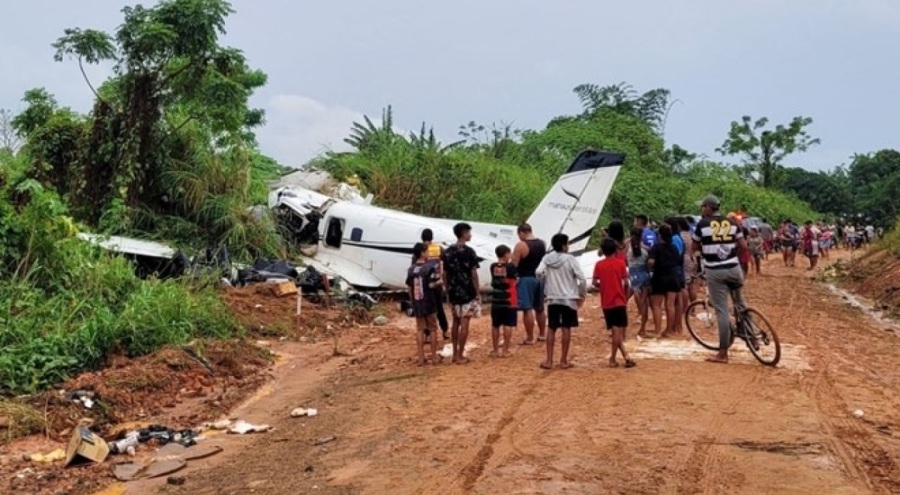 Brezilya'da uçağın düşmesi sonucu 12 kişi öldü