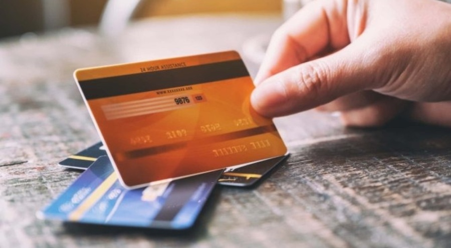 Kredi kartında yeni dönem! Herkesten yarın bu para kesilecek