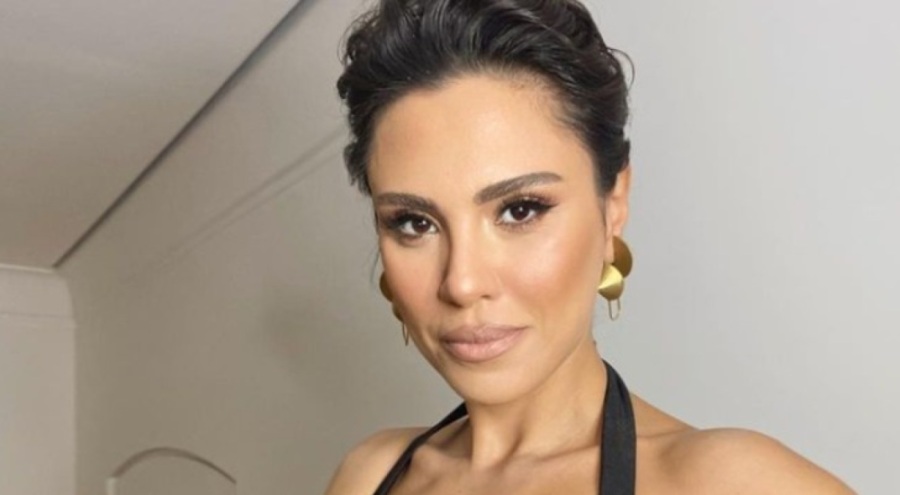 Şükran Ovalı iddialı pozlarıyla dikkat çekti!