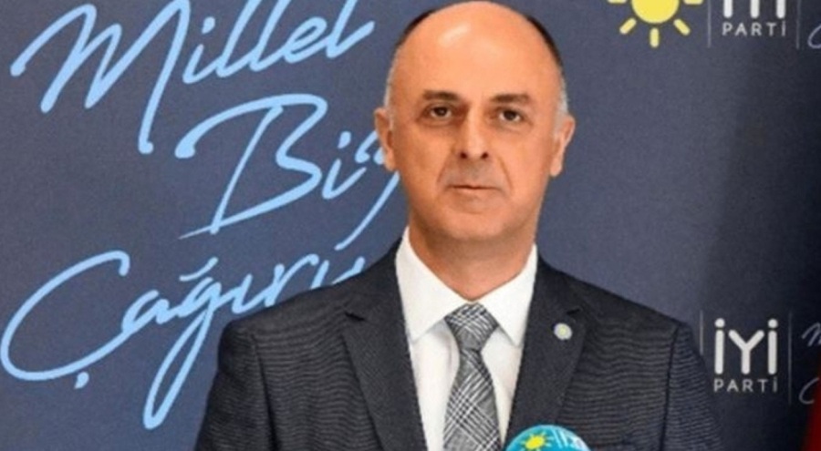 Ümit Özlale partideki görevini bıraktı