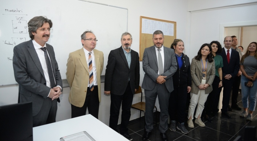 Hayırsever desteğiyle yenilenen  Bursa Uludağ Üniversitesi laboratuvarı hizmete açıldı