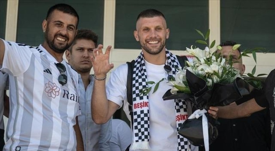 Burak Yılmaz'dan Ante Rebic kararı!