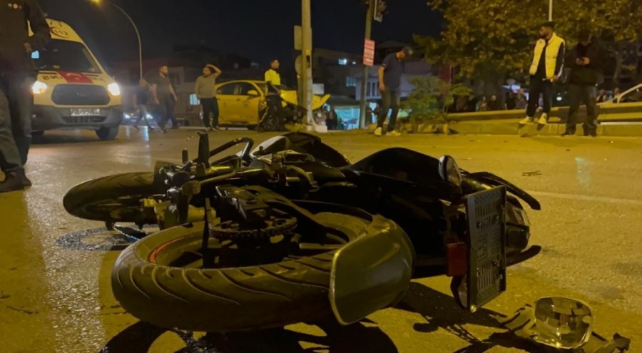 Bursa'da taksi ile motosiklet çarpıştı: Çok sayıda yaralı!