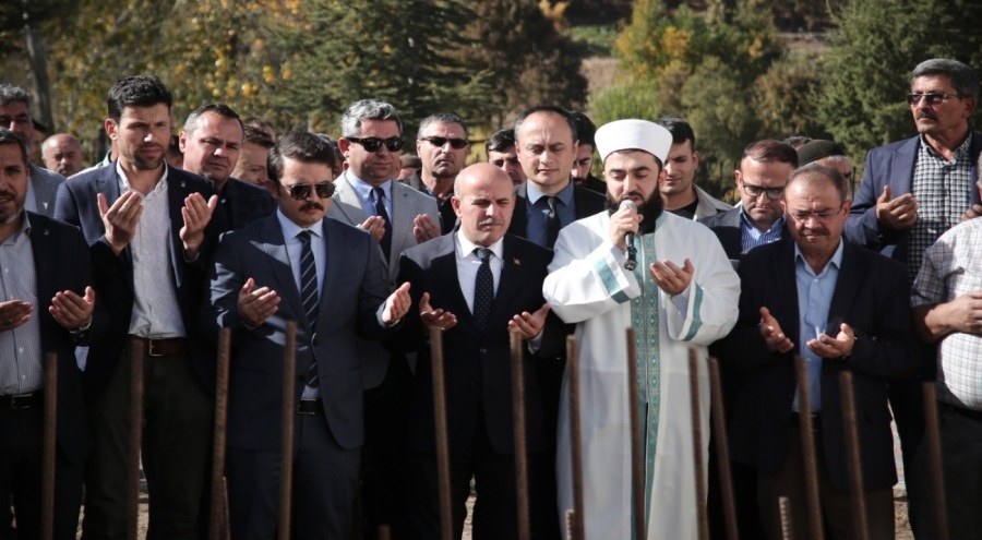 Bursa'da Büyükorhan Cuma Cami'nin minaresinin temeli atıldı