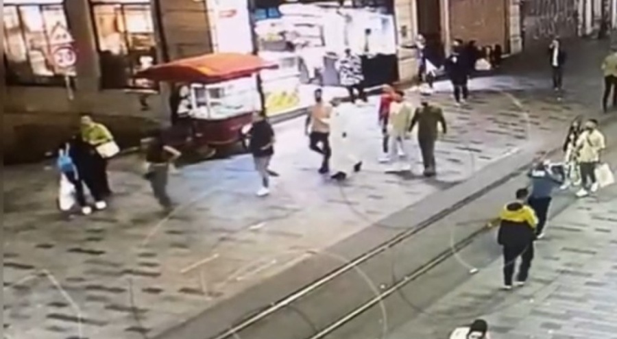 "Robin Hood"um diyerek gasbettiği paraları dağıttı