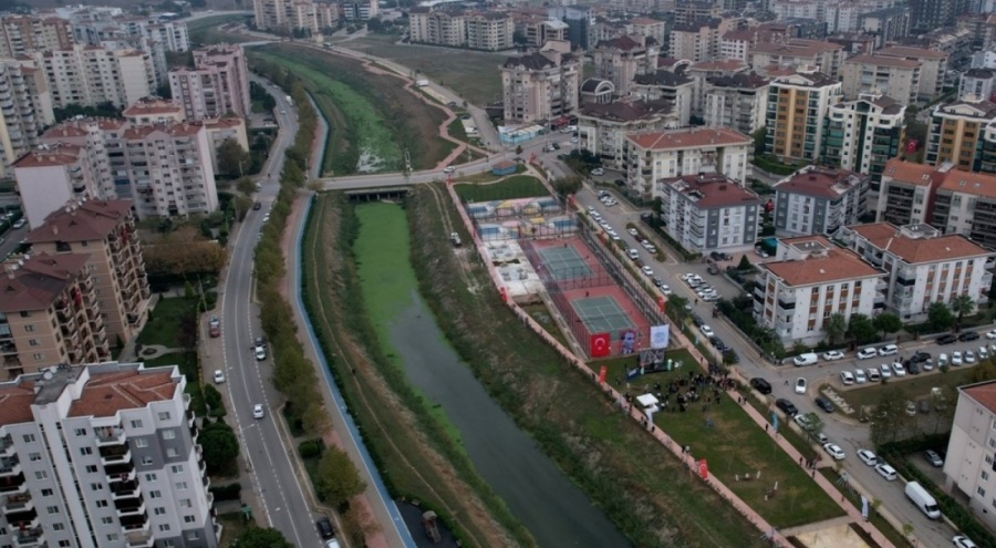 Nilüfer'de 29 Ekim Spor Parkı ve Ayvalıdere Kenarı Yenileme Alanı hizmete açıldı