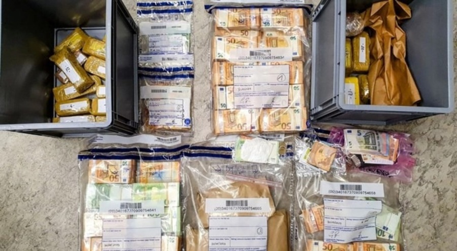 50 kilo altın ve 500 bin euro ile Türkiye'ye geleceklerdi! Tutuklandılar