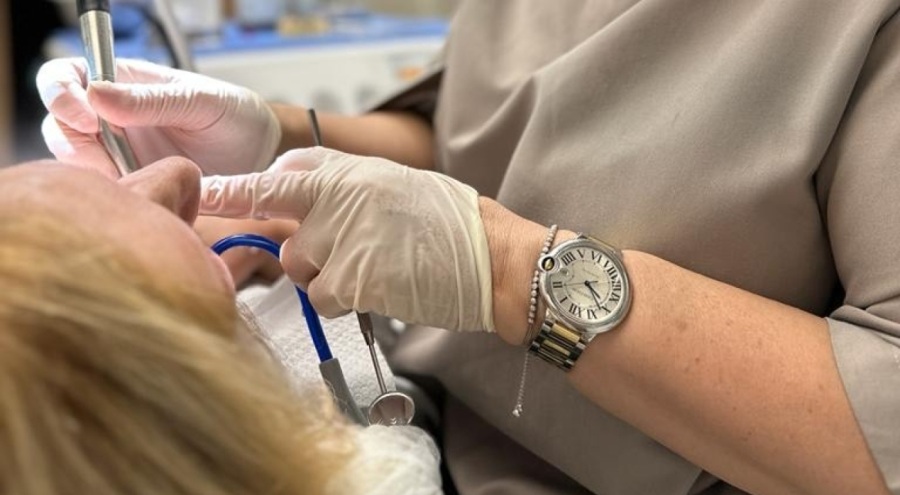 "Diş gıcırdatmak yüzü yaşlandırıyor"