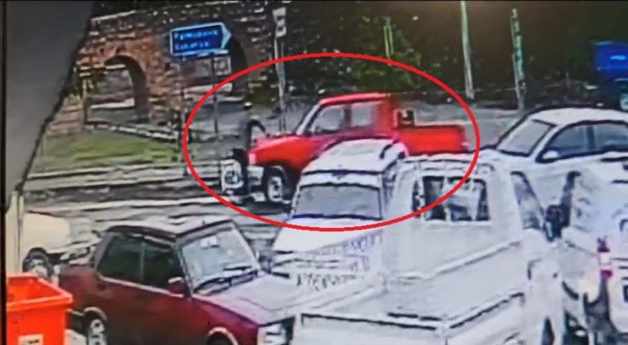 Bursa'da kamyonet bisiklete çarptı! Bisiklet sürücüsü...