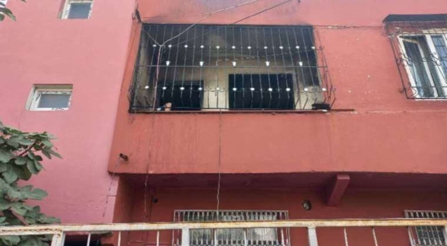 Boşandığı kadının üzerine kapıyı kilitleyip, ateşe verdi