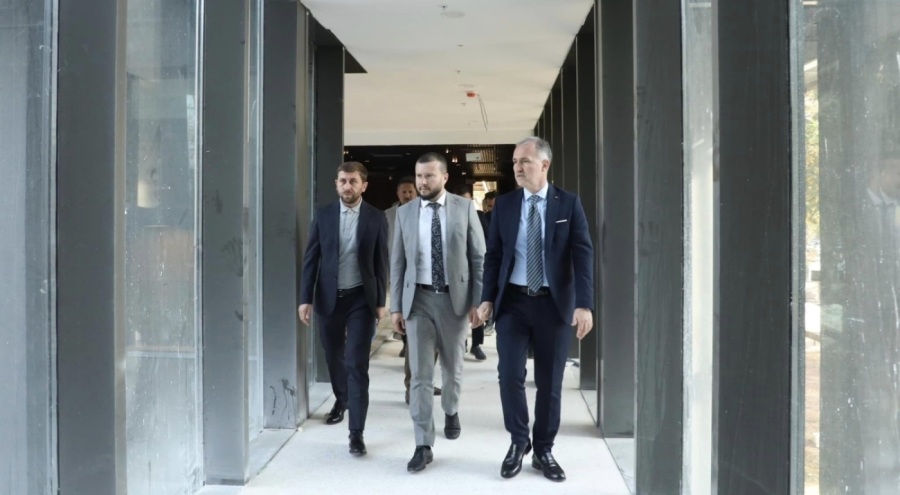 Bursa'da MHP heyeti İnegöl Yeni Yaşam Alanı ve Kent Meydanı'nı inceledi