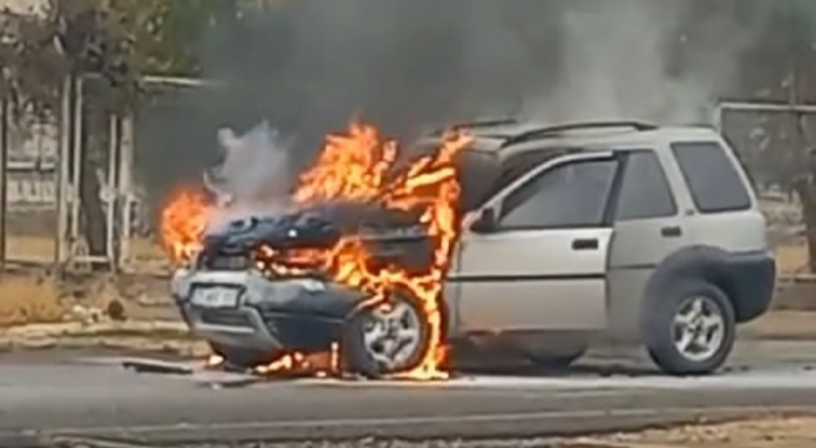 Seyir halindeyken cip bir anda alev aldı!