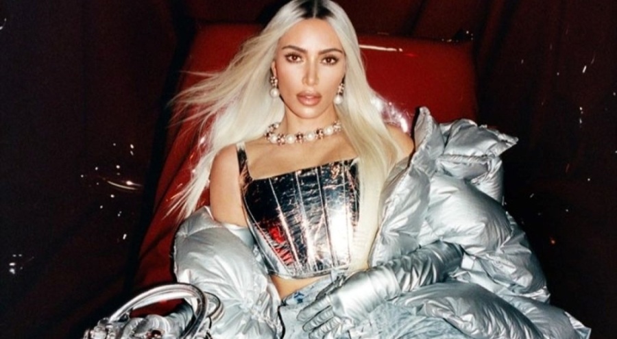 Kim Kardashian lüks moda devi için imaj tazeledi