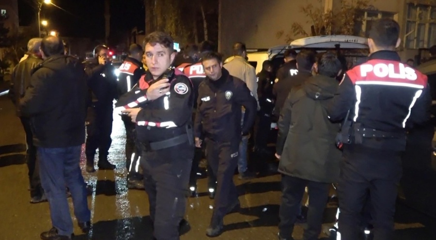 Kendisine 'hırsız' diyen kişiyi ailesinin gözü önünde bıçakladı