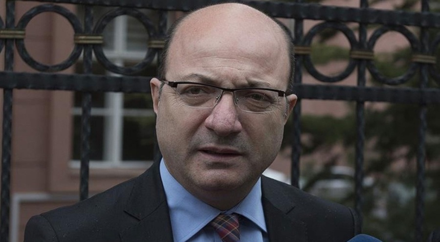 İlhan Cihaner, kurultaya dakikalar kala adaylıktan çekildi