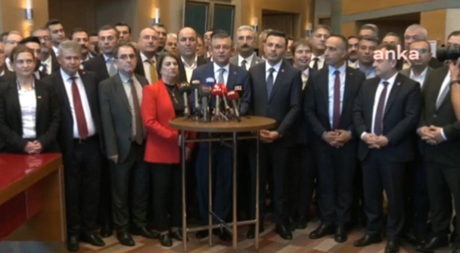 CHP'nin yeni lideri Özgür Özel'den yeni açıklama: 'Kılıçdaroğlu'nun deneyiminden yararlanmayı sürdüreceğiz'