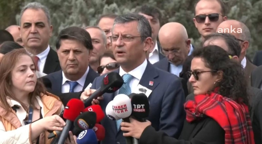 Özgür Özel'den Bülent Ecevit'in mezarına ziyaret