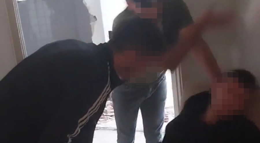 Bursa'da dövüp videoya çektiler! 'Sevgilime yazdın'