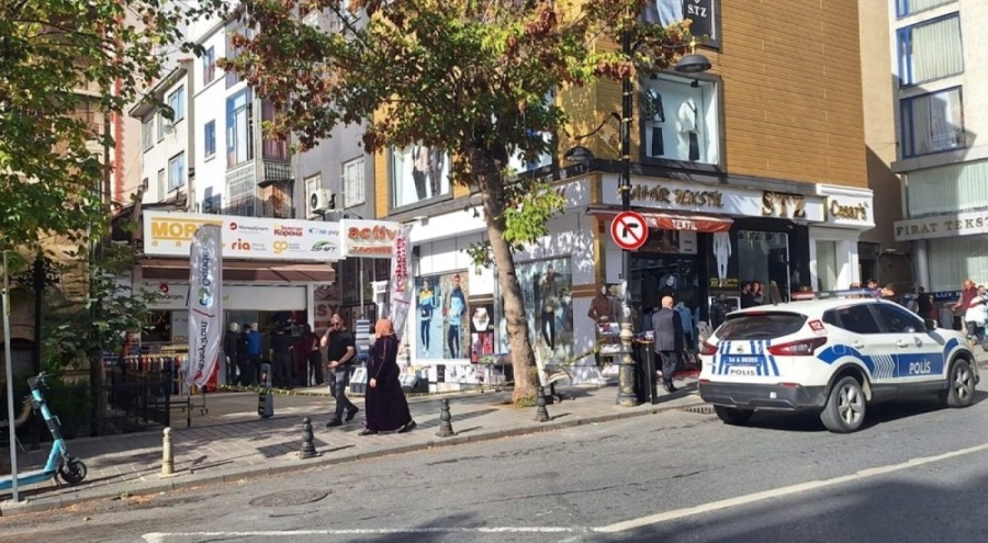 İstanbul'da husumetlisinin iş yerine kurşun yağdırdı