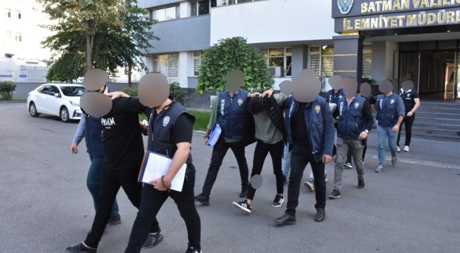 Sosyal medya üzerinden 16 kişiyi 110 bin lira dolandırdılar