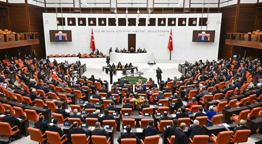 Meclis'te yeni haftada gündem yoğun: Kentsel dönüşüm yasası ve bakanlıkların bütçesi ele alınacak