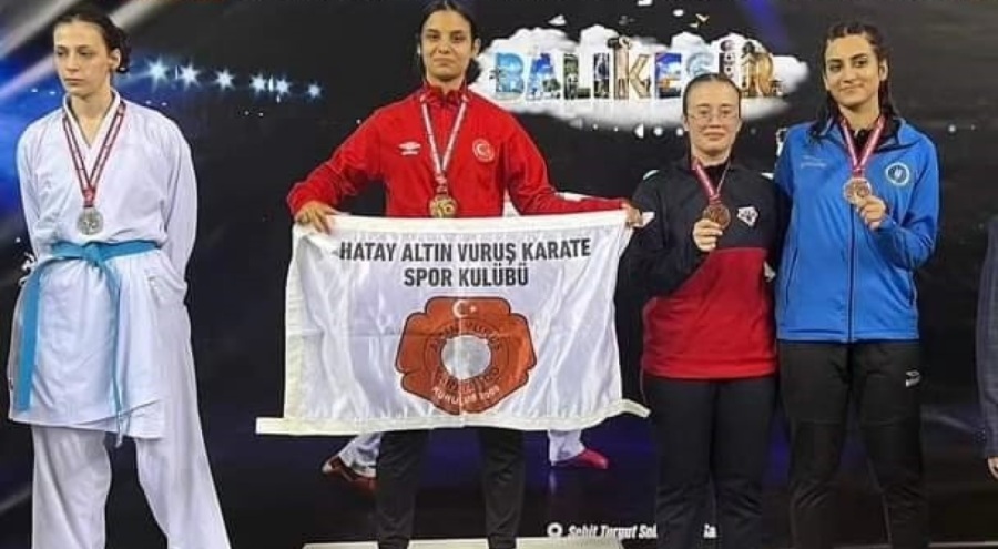 Büyükşehir Belediyesporlu karatecilerden 4 madalya