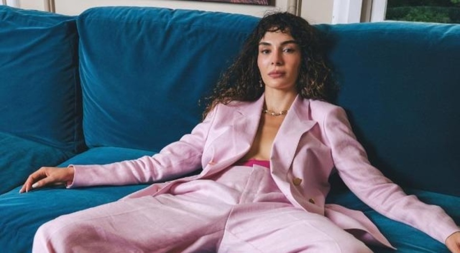 Ebru Şahin Hollywood tarzıyla çok beğenildi