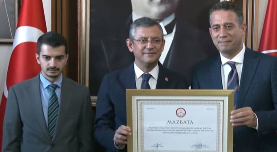 Özgür Özel mazbatasını aldı