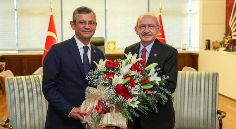 Kılıçdaroğlu koltuğu Özgür Özel'e devretti!