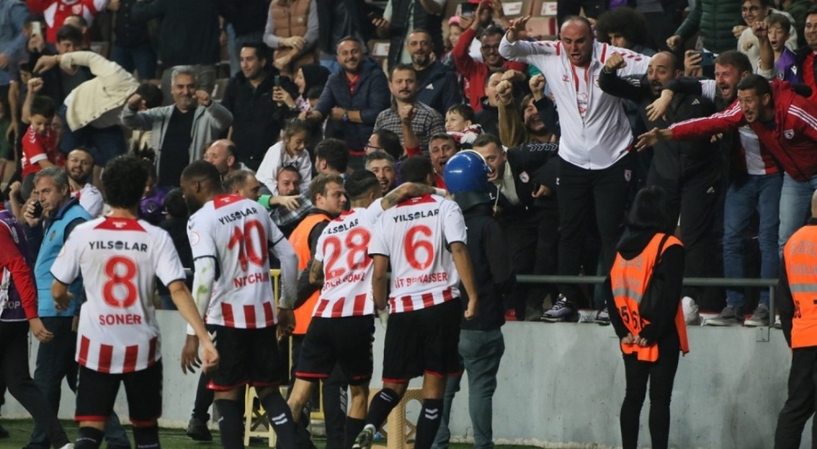 Samsunspor İstanbulspor'u son dakika mağlup etti