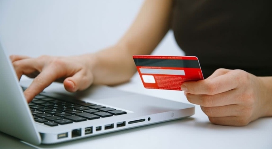 Kredi kartında borç 7.4 arttı!