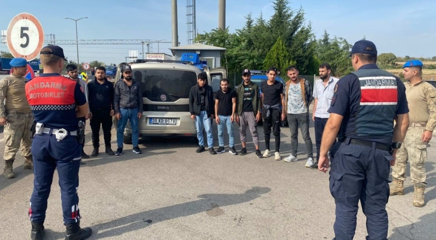 481 kaçak göçmen yakalandı, 11 organizatör gözaltına alındı