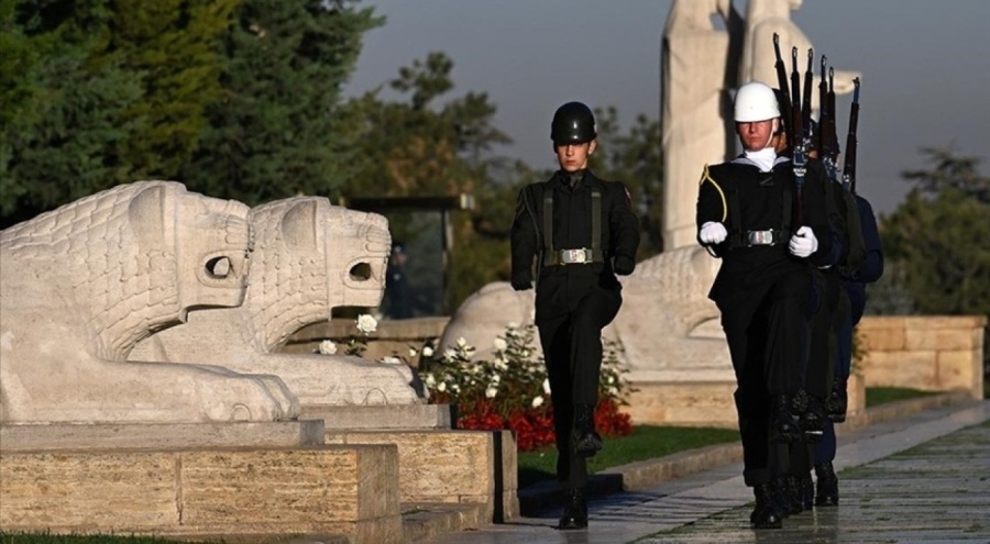 Anıtkabir'in özel askerleri: Saygı nöbetçileri