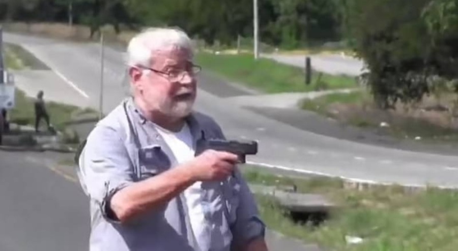 77 yaşındaki avukat, yol kapatma eylemi yapan iklim aktivistlerini öldürdü