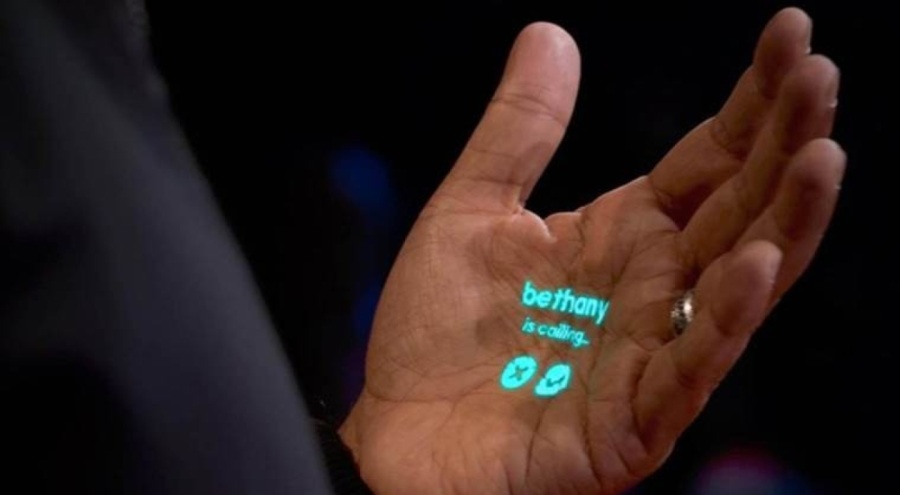 Ekranı olmayan akıllı telefonun fiyatı ve özellikleri belli oldu