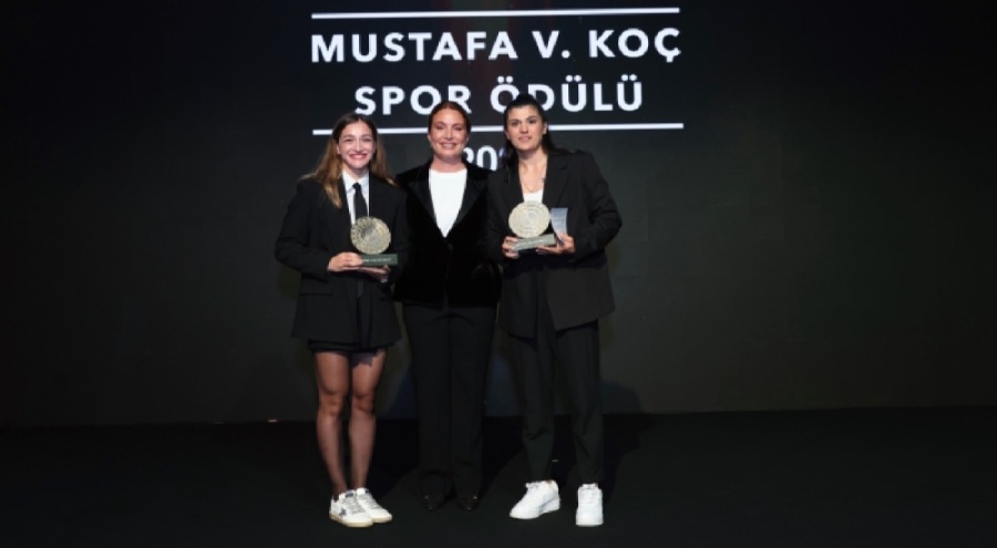 Mustafa V. Koç Spor Ödülü Busenaz Sürmeneli ve Buse Naz Çakıroğlu'na takdim edildi