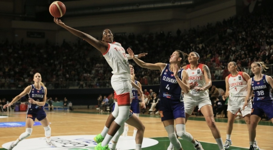 Potanın Perileri, Slovakya'yı farklı mağlup etti