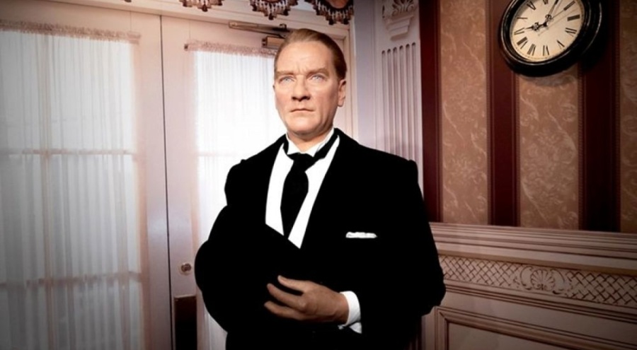 Atatürk'ün balmumu heykeli Berlin'de ziyaretçilerini bekliyor
