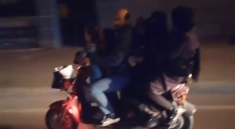 Bursa'da motosiklete ailecek bindiler!