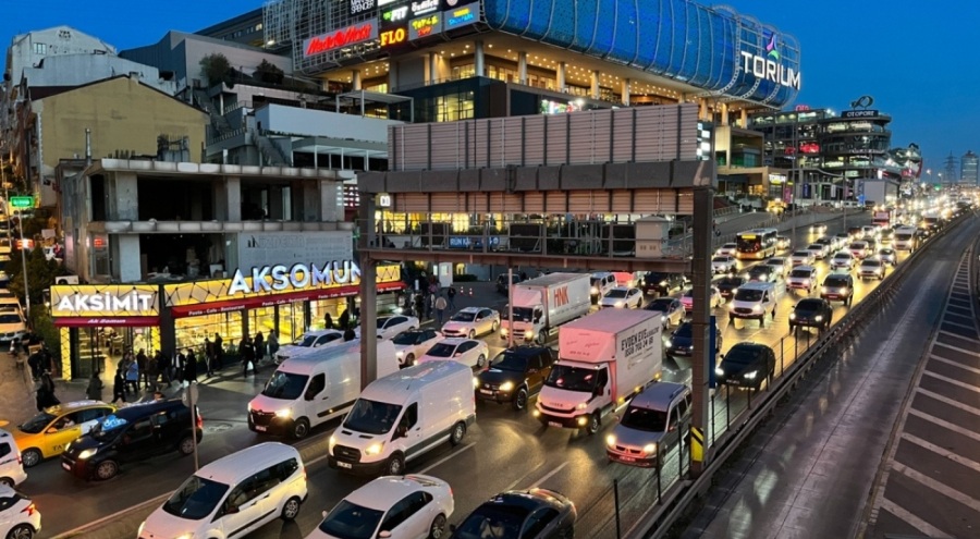 İstanbul'da trafik yoğunluğu yüzde 83'e çıktı