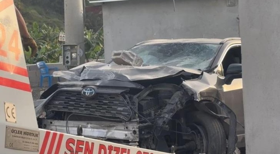 Alanya'da Ukraynalı turist döviz dolu çantasını çalanları aracıyla çarparak öldürdü!