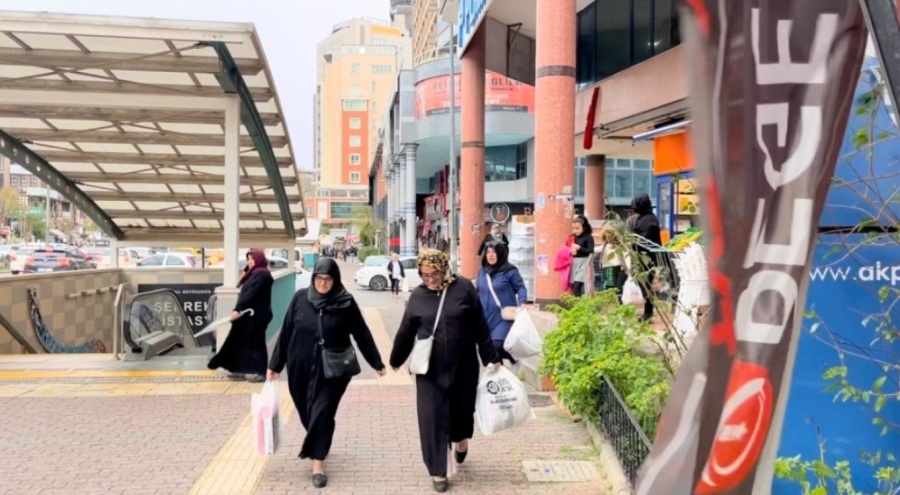 Bursa'da şiddetli rüzgar hayatı olumsuz etkiliyor!