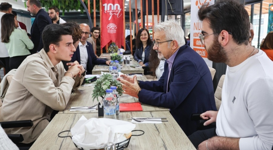 Nilüfer Belediye Başkanı Erdem üniversite öğrencileriyle buluştu