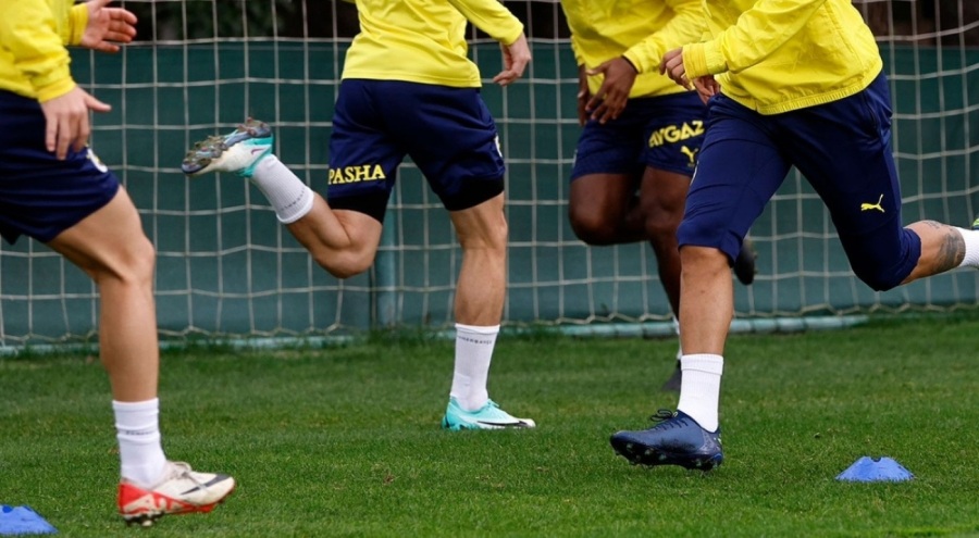Fenerbahçe'nin kamp kadrosu açıklandı